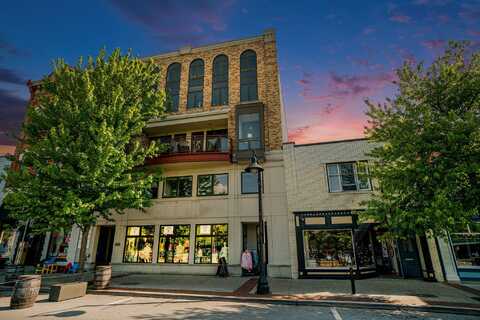 12 Washington Avenue, Grand Haven, MI 49417
