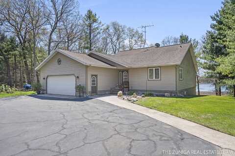 1087 Shore Walk Lane, Whitehall, MI 49461