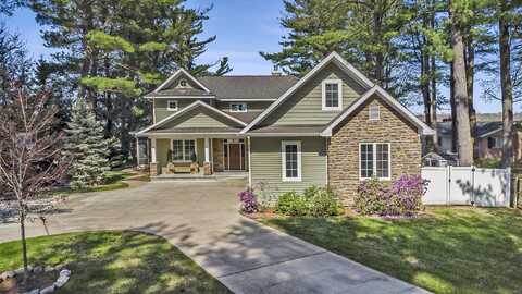 2910 N Wilson Drive, Sanford, MI 48657