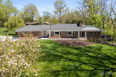 2220 Omena Avenue SE, Grand Rapids, MI 49506