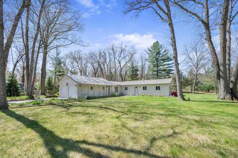 8607 Cochise Court, Howard City, MI 49329