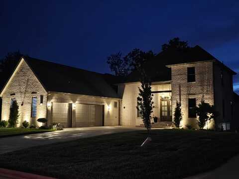 6027 S Kings Avenue, Springfield, MO 65810