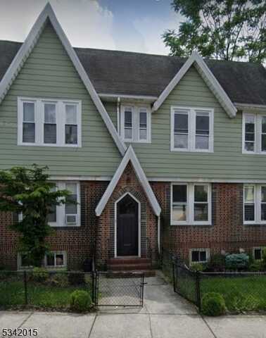 44 Varsity Rd, Newark, NJ 07106