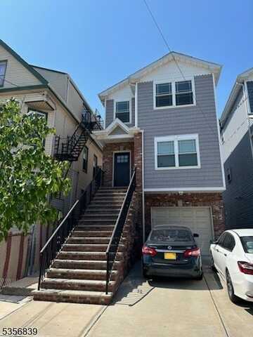 942 Flora St, Elizabeth, NJ 07201