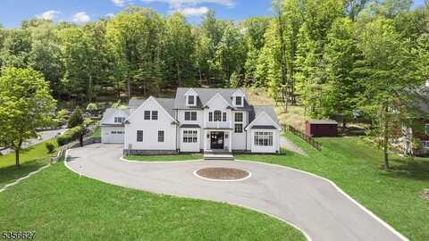 150 Mountain Ave, Pequannock, NJ 07444