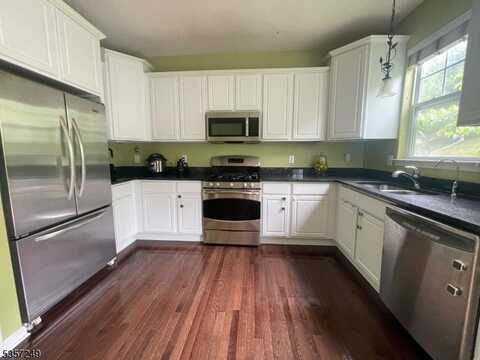 66 Indigo Rd, Allamuchy, NJ 07840