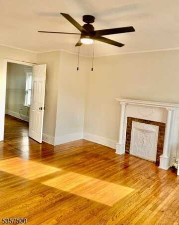 272 Halsted St, East Orange, NJ 07018