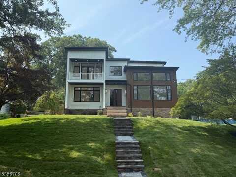 6 Cambridge Dr, Millburn, NJ 07078