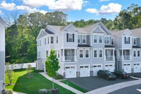 218 Aspen Dr, Cedar Grove, NJ 07009
