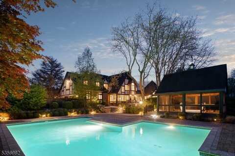 11 Kerby Ln, Mendham, NJ 07945