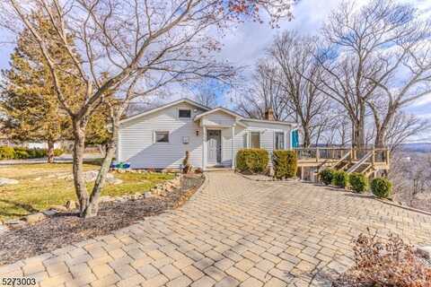 110 Hillcrest Dr, Denville, NJ 07834