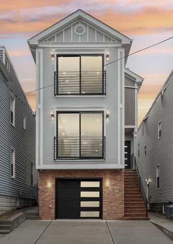 27 EAST 16TH ST, Bayonne, NJ 07002