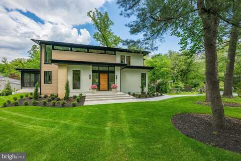 6018 WOODLAND TERRACE, MCLEAN, VA 22101
