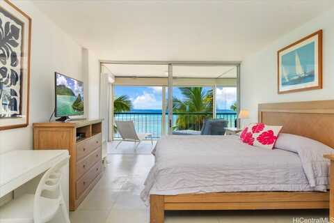 2877 Kalakaua Avenue, Honolulu, HI 96815