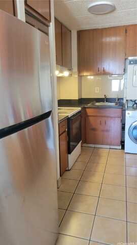 2015 Wilder Avenue, Honolulu, HI 96822