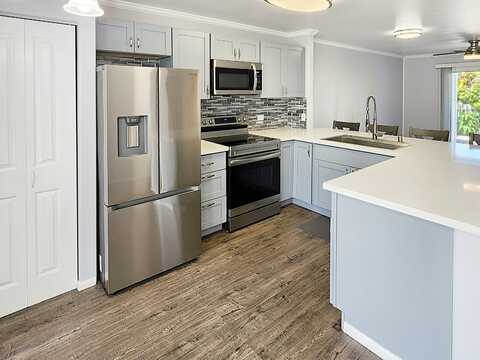 75-6081 ALII DR, Kailua Kona, HI 96740