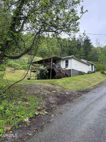 11590 Cedar Road, Pound, VA 24279