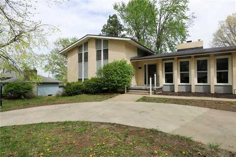 2184 Morningside Drive, Emporia, KS 66801