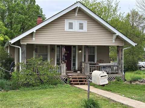 12418 3rd Street, Grandview, MO 64040