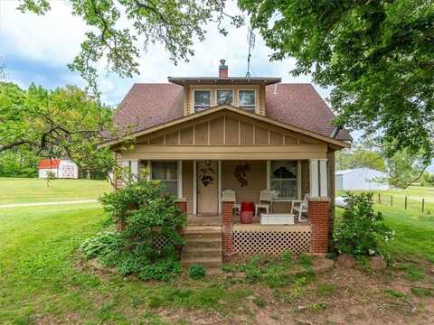 401 County Park Road S, Easton, MO 64443