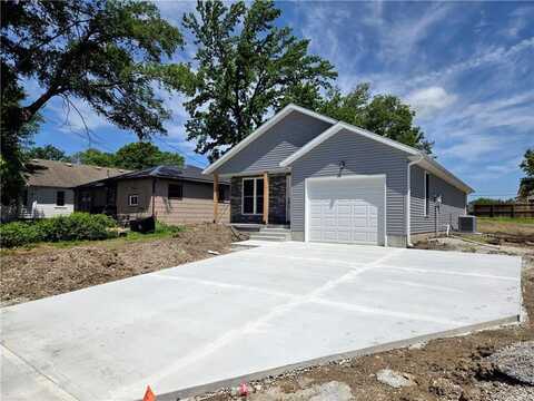 449 E Market Street, Warrensburg, MO 64093