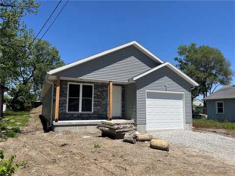 449 E Market Street, Warrensburg, MO 64093