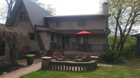 831 Stilwell Lane, Harpers Ferry, IA 52146