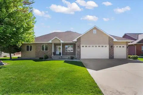 4222 Carlton Drive, Cedar Falls, IA 50613