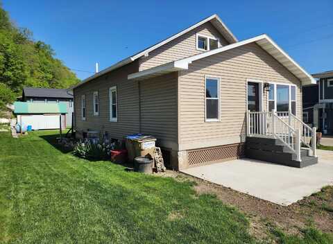 100 Main Street, Clayton, IA 52049