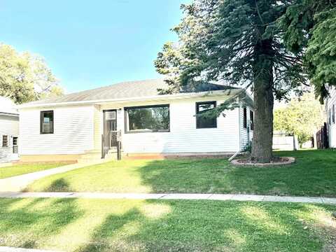 106 Sycamore, LaPorte City, IA 50651