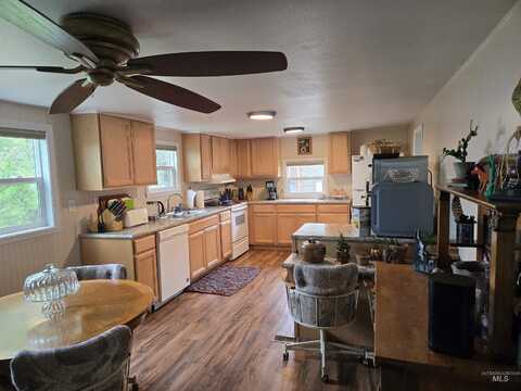 4099 Lakeview Road, Orofino, ID 83544
