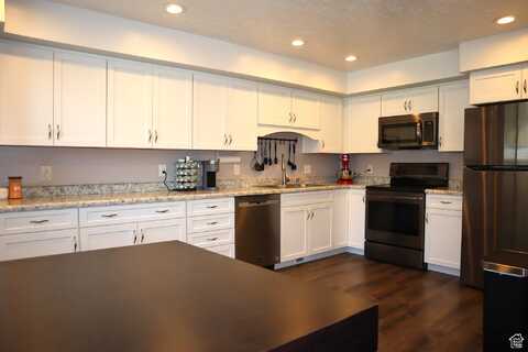 5545 S 2100 W, Roy, UT 84067
