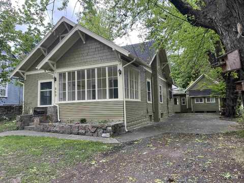909 E 6th, Moscow, ID 83843
