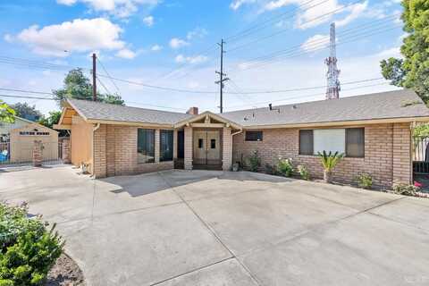 2021 Woodland Street, Visalia, CA 93277