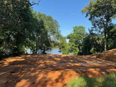 656 N LAKE DR, Gladewater, TX 75647