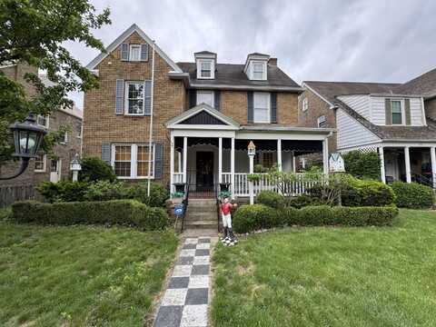 808 WINDSOR Court, Ashland, KY 41101