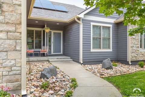 820 Diamondhead Drive, Lawrence, KS 66049