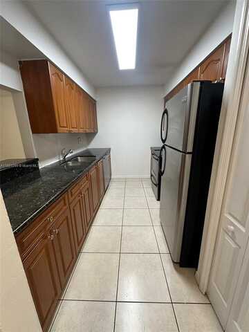8401 NW 8th St, Miami, FL 33126