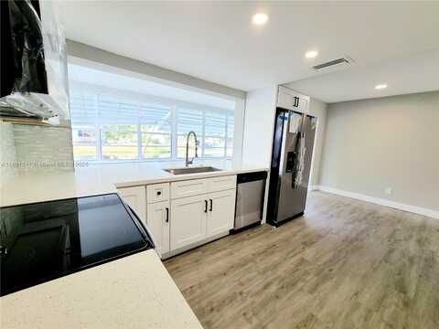 4230 NW 52nd Ave, Lauderdale Lakes, FL 33319
