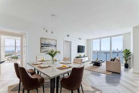 335 S Biscayne Blvd, Miami, FL 33131