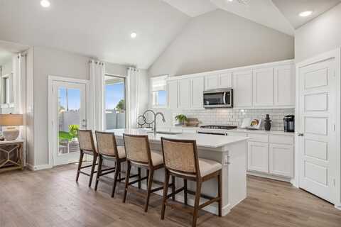 Mackenzie, FARMERSVILLE, TX 75442