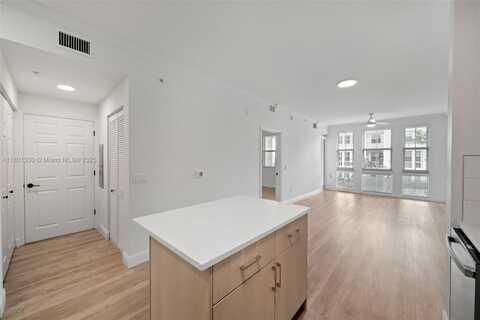 10170 SW 7th St, Pembroke Pines, FL 33025