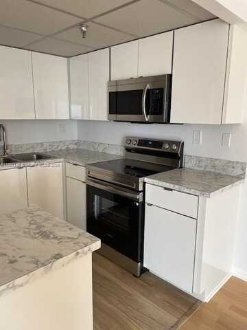 290 174th St, Sunny Isles Beach, FL 33160