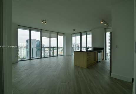 1111 SW 1st Ave, Miami, FL 33130