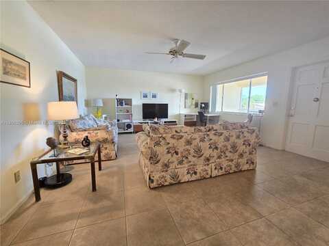 2121 NE 68th St, Fort Lauderdale, FL 33308