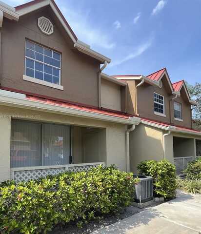18352 NW 68th Ave, Hialeah, FL 33015