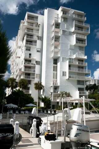 150 SE 25th Rd, Miami, FL 33129