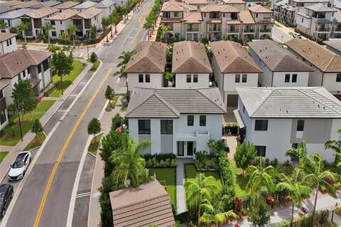8211 NW 43rd Ter, Doral, FL 33166