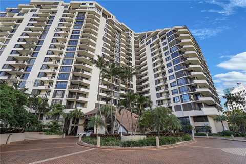 520 Brickell Key Dr, Miami, FL 33131