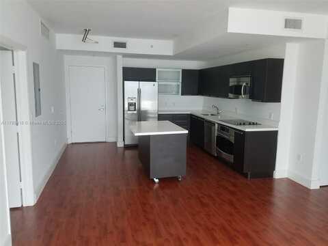 90 SW 3rd St, Miami, FL 33130